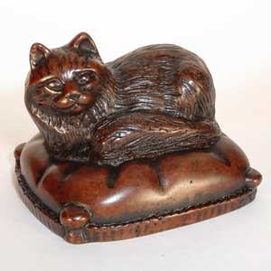Cat On Pillow Magnetic Needleholder (Mahogany)