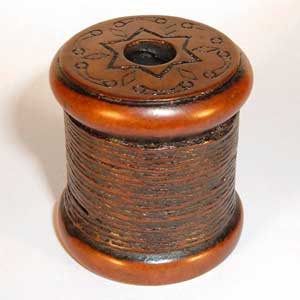 Cotton Reel Magnetic Needleholder (Mahogany)