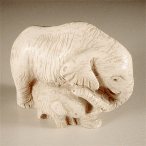 Elephant & Baby Magnetic Needleholder (Ivory)