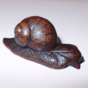 Snail Magnetic Needleholder (Mahogany)